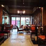 エドワーズ ロースタリー カフェ - 店内