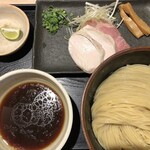 麺屋一燈 - 芳醇香味細つけ麺（醤油）＋塩・酢橘