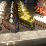 PATISSERIE ASAKO IWAYANAGI - ヴェルピスターシュ（ショーケース内）