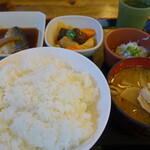Umai Dokoro - ご飯大、豚汁、鯖、酢豚、しらすおろし