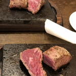 Yappari steak - お昼食べて出かけての　おやつなので1番少ないやつ