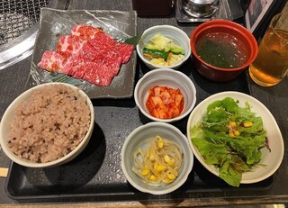 横浜駅周辺で絶品焼肉に舌鼓 おすすめの焼肉店選 食べログまとめ