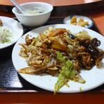 Bi shou - 回鍋肉定食