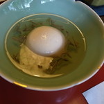 東京 芝 とうふ屋うかい - うかい名物：豆水豆腐（夏のみの出汁と汲み上げ豆腐と無花じゅんさい）