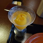 東京 芝 とうふ屋うかい - 水物：びわ、蓬豆腐（白小豆かけ）