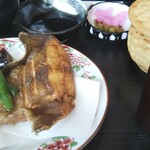 パレス和光 - 大ぶりな鰈の唐揚げ
