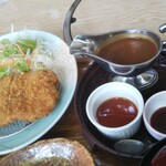 パレス和光 - デミ・ポン酢・とんかつソースの三種