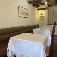 ラ・トゥーエル - 店内