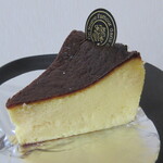 オランジェ - 【バスクチーズケーキ　３６０円】