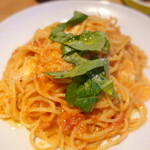 バカイゥン - モッツァレラチーズとバジルのトマトソース