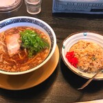 めん屋 はち - 半チャーハンセット　８８０円
