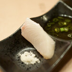 網元の宿 ろくや - 脂の多いブリトロは塩で頂きます。