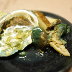 網元の宿 ろくや - 珍味の鮑のキモは緑なのでメスでした。