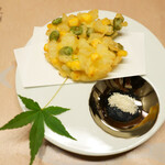 網元の宿 ろくや - 油物：トウモロコシと枝豆の掻き揚げ