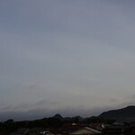 網元の宿 ろくや - 朝焼けの岩井の町と山並み