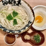 きはる - 五島うどん釜揚げ玉うどん～本日の〆は、初めて注文する五島うどん。