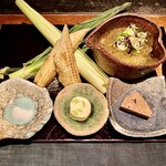 大どころ - お通し〜あらの肝煮、鹿児島産枝豆のチーズ、岡山産素麺瓜とゴーヤ、茗荷、土佐酢のジュレ、ヤングコーンの天麩羅。
