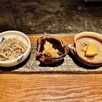 大どころ - ご飯のお供は、ちりめんじゃこ、肉味噌、スモーク沢庵。肉味噌がいいね。