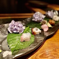 大どころ - お造り〜アラ（呼子産）、蛸（長崎産）、目鯛（長崎産）、あら縁側たれ焼き、鱧（対馬産）。