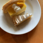 たねや 守山玻璃絵館 - 奥から
      チーズマンゴーロールケーキ
      マンゴームース
      タルトオシトロンさっぱりしていて美味しい。