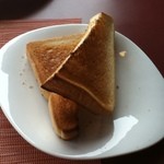 サンパギータ - パンもセルフで焼きます