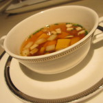 フランス料理　レ・セレブリテ - <男子のスープ>コンソメパリジェンヌ