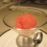 フランス料理　レ・セレブリテ - <お口直しのグラニテ>ローズヒップ