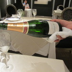 フランス料理　レ・セレブリテ - ローラン・ペリュ・ブリュットＬＰ