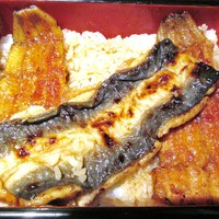 五代目 野田岩 麻布飯倉本店 - うな重　萩　の焼き目