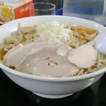 自家製太麺 渡辺 - らー麺 大 750円