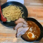 つけ麺道たけし - 灼熱カレーつけ麺+チャーシュー