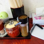 手打ちうどん ムサシ - すりだね山椒醤油。注文用紙と言う名のメモ帳。