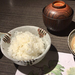 とんかつ食房 厚○ - ご飯、味噌汁
            ※おかわりできます。