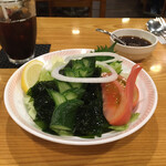 いたりあ小僧 - セットのサラダ
      きゅうりの飾り切りが好き。