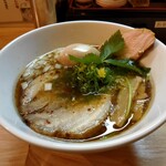 麺匠 輪 - 鶏清湯ラーメン（醤油）＋煮玉子