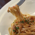 レストラン オネット - ベーコンと新玉ねぎの
      ピリ辛トマトソースパスタ♬︎
      