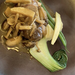 レストラン オネット - 選べる本日のメイン♬︎
      豚肩肉とキノコの
      白ワイン煮込み✩.*˚