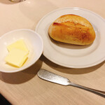 レストラン・ドゥースドゥース - パンとバター　