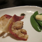 寿し 太一 - ホッキ貝とスナップえんどう