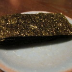 寿し 太一 - 海苔に巻いて、食べます。