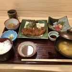 祇園 - とんかつ定食　９８０円