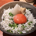 めしの助 - 釜揚げしらす丼