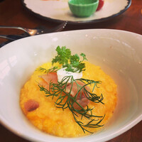 ザ タヴァン グリル＆ラウンジ - 