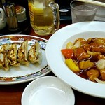 中嘉屋食堂 麺飯甜 - ぱくぱく餃子と酢豚
