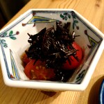 酒呑蕎食〆タグル - 野菜3種盛り：トマトとひじきのおひたし