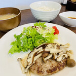 キッチン サカ - 『和風きのこハンバーグ150g』税込900円