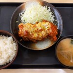 松のや - チーズトマト厚切りロースかつ定食（800円）