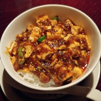 過門香 銀座本店 - 重慶麻婆豆腐　辛すぎるレビューを読んだので気合を入れて食べたら辛さは普通の四川風、でも山椒系スパイスがしっかり効いて美味かった