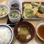 てんぷら藤 - 天ぷら定食＝６７０円
            ※１番人気メニュー