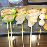 Yakitori Koubou - ピーマン肉詰め串、アスパラ巻、手羽先、うずら卵